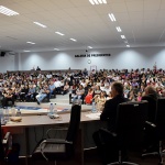 Convidados e familiares lotaram plenário da Câmara para acompanhar sessão solene / Foto: Julio Tiezerini/Câmara de Vereadores