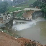 Ponte condenada desabou após chuvas no município de São Bonifácio - Prefeitura de São Bonifácio/Divulgação