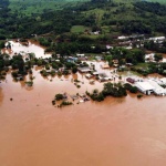 Cheia do Rio Uruguai deixa cidades do Oeste inundadas (Foto: Defesa Civil, Divulgação)