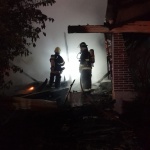 Incêndio atingiu casa de Rodeio (Foto: Bombeiros Militares e Voluntários, Divulgação)