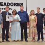 Família de Delsinda Cardoso dos santos recebeu homenagem de Moacir Fiorini / Foto: Ascom