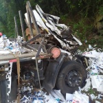 Homem de 36 anos dirigia o caminhão (Foto: Corpo de Bombeiros)