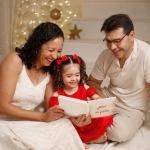 Lara e família (Foto: Estúdio Angela Maria)