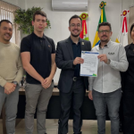 Assinatura da ordem de serviço das obras nas ruas Rodolfo Meneses e Menegassi. Foto: Administração Municipal de Maravilha