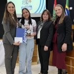 Yohana Kessler, da Escola Raimundo Veit, foi campeã na categoria Ensino Fundamental. Foto: Divulgação/JCI Maravilha