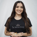 Sabrina Cailaine Silveira da Costa, 19 anos  É natural de Maravilha, filha de Fernanda da Silva e Geferson Silveira da Costa. Sabrina frisa que o que a motivou a participar do concurso de escolha das Soberanas de Maravilha é o “vínculo que possui com o município desde o nascimento e do desejo de representá-la com responsabilidade e dedicação, honrando sua representatividade”. Nas horas de lazer Sabrina gosta de estar com a família e amigos, ouvis música e aproveitar momentos de descanso.