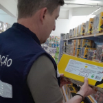 Selo do Inmetro em embalagem de brinquedo – Foto: Divulgação/Imetro-SC