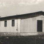 Primeiro Pavilhão na Av. Anita Garibaldi; antes do templo os cultos eram realizados no local. Foto: Arquivo Congregação.