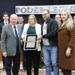 Entrega de homenagem a Arno Roberto Gnadt (in memoriam), sócio-fundador, representado pelos filhos Venice e Jaison. Foto: Tamara Finardi/ WH Comunicações/ Líder
