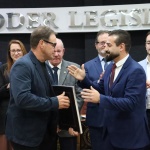 Entrega de homenagem Albano Honaiser, sócio-fundador, representado pelo filho Rudimar Honaiser. Foto: Tamara Finardi/ WH Comunicações/ Líder