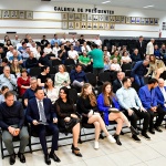 Sessão solene marcou concessão de título de Cidadão Honorário a Claudimar Bortolin Claudimar Bortolin recebeu placa do título de Cidadão Honorário de São Miguel do Oeste das mãos do vereador Delegado Zancanaro Homenageado recebeu placa do título de Cidadão Honorário de São Miguel do Oeste Claudimar Bortolin ao lado de sua família Um dos momentos emocionantes da noite foi a homenagem feita por sua família Vereador Delegado Zancanaro foi o proponente da sessão solene Claudimar Bortolin lembrou início da trajetória na Torfresma e evolução da indústria Claudimar Bortolin junto a familiares e amigos presentes na sessão Fotos: Tiarajú Goldschmidt/Câmara de Vereadores