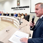 Vereador Delegado Zancanaro foi o proponente da sessão solene / Fotos: Tiarajú Goldschmidt/Câmara de Vereadores