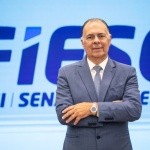 Presidente da entidade homenageada, FIESC, Gilberto Seleme