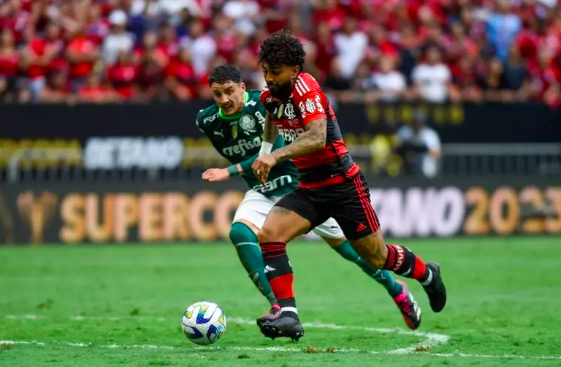 Palmeiras vence o Flamengo e conquista a Supercopa do Brasil 2023