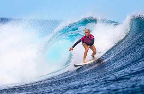 Gaúcha Tatiana Weston-Webb conquista medalha de prata no surfe nas Olimpíadas