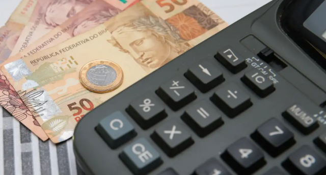 Desenrola 2.0: quatro em cada 10 catarinenses estão endividados; Brasil tem 82 milhões