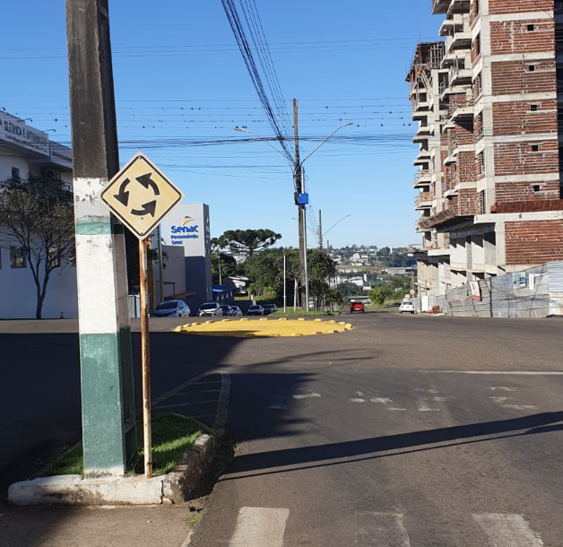 Prefeitura instala novas rotatórias para melhorar trânsito em São Miguel do Oeste