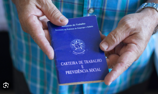 PEC que acaba com a jornada 6×1 é classificada como “desastre social” por especialista